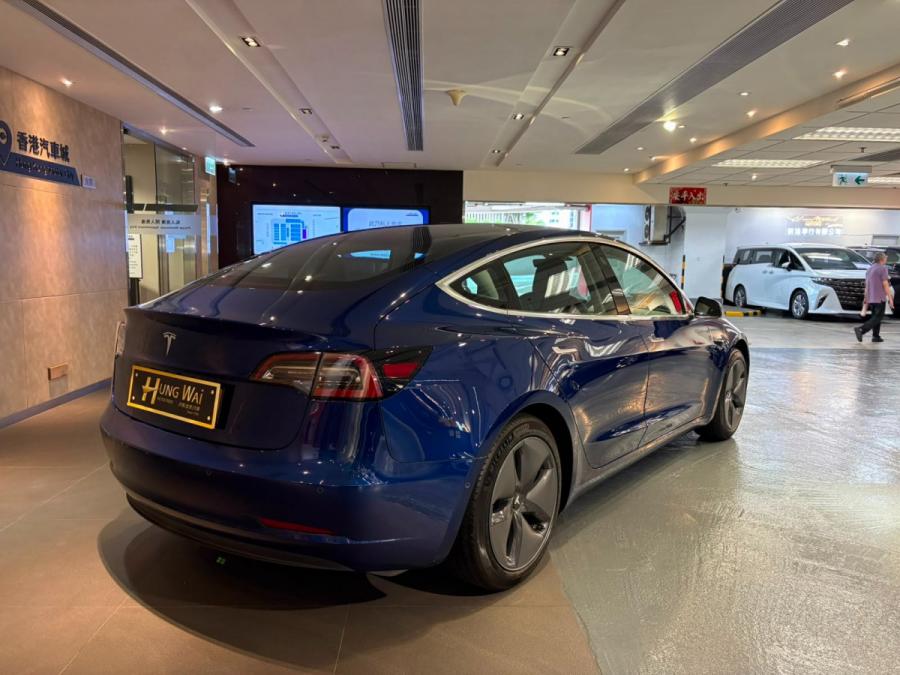 Model 3 Standard Range Plus - Image 2